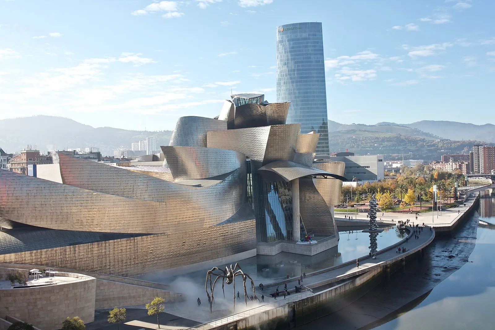 Museo Guggenheim de Bilbao, Bizkaia. Fotografía del entorno geográfico.