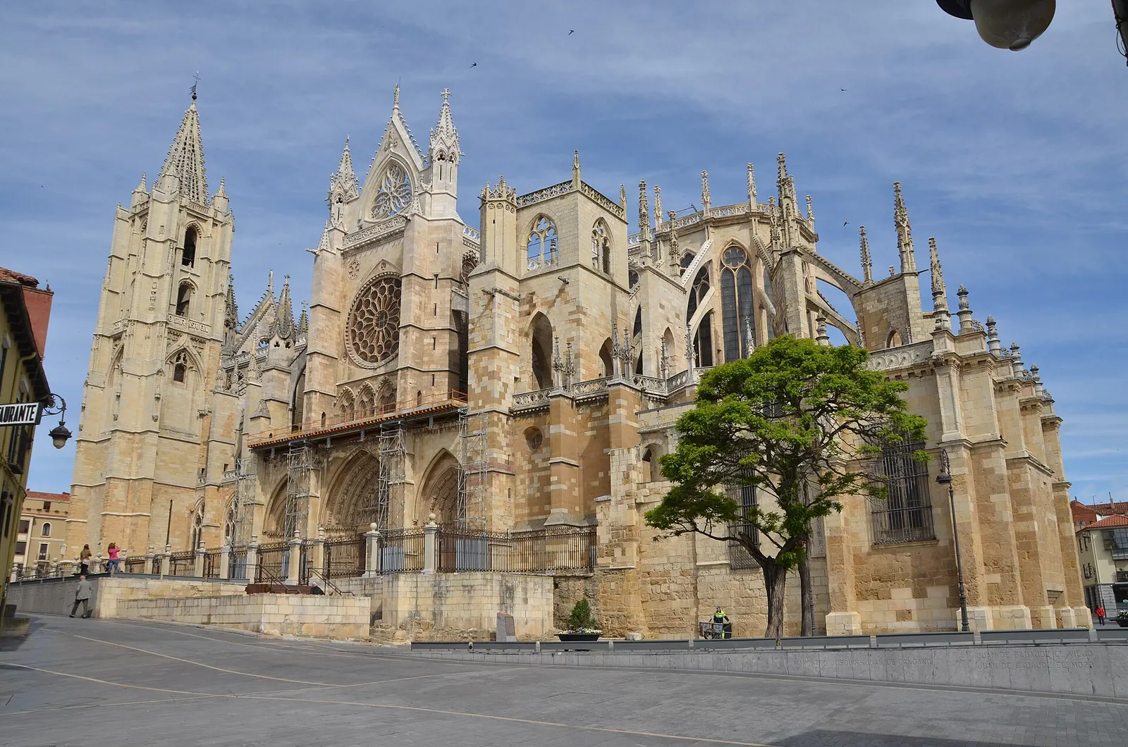 Catedral de León, León. Fotografía del entorno geográfico.